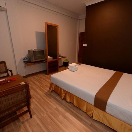มิน นันดาร์ การ์เดน โฮเต็ล Hotel Thanlyin ภายนอก รูปภาพ