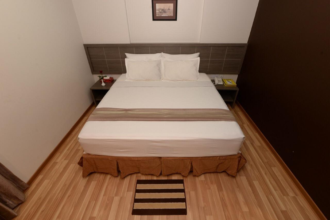 มิน นันดาร์ การ์เดน โฮเต็ล Hotel Thanlyin ภายนอก รูปภาพ