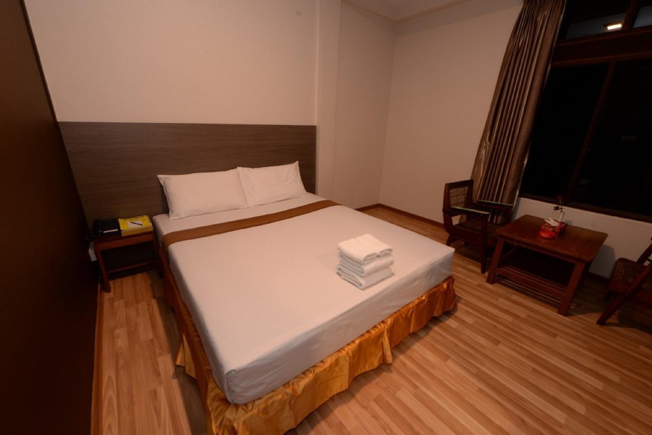 มิน นันดาร์ การ์เดน โฮเต็ล Hotel Thanlyin ภายนอก รูปภาพ
