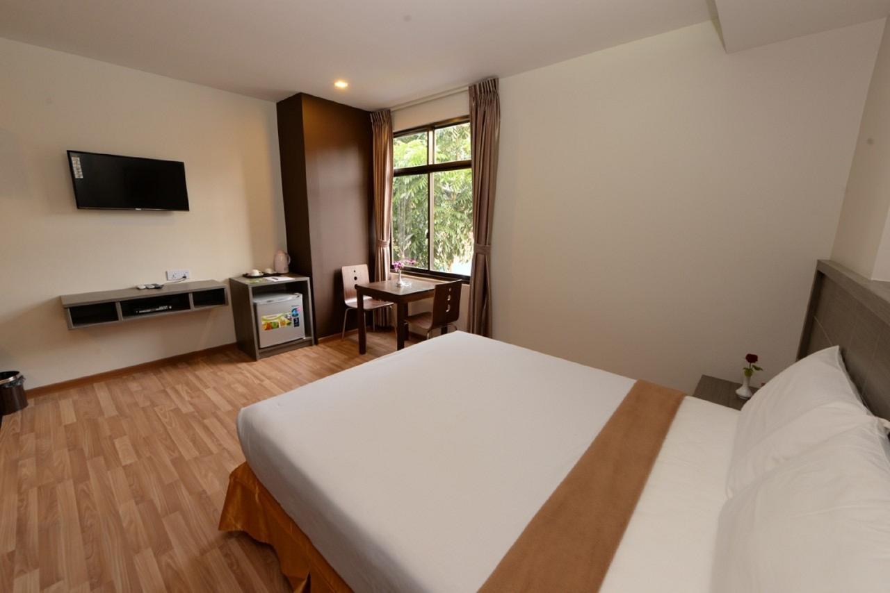 มิน นันดาร์ การ์เดน โฮเต็ล Hotel Thanlyin ภายนอก รูปภาพ