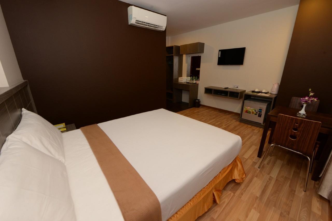 มิน นันดาร์ การ์เดน โฮเต็ล Hotel Thanlyin ภายนอก รูปภาพ