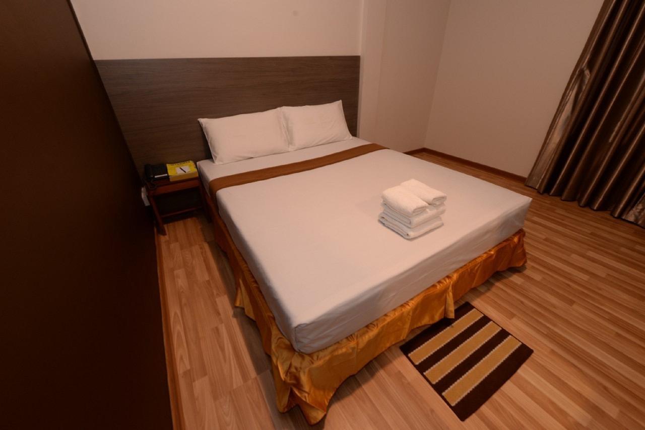 มิน นันดาร์ การ์เดน โฮเต็ล Hotel Thanlyin ภายนอก รูปภาพ