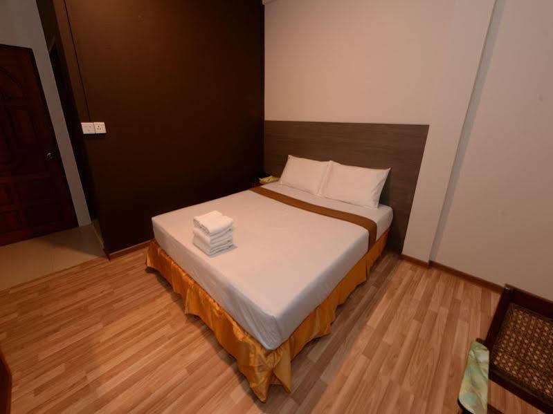 มิน นันดาร์ การ์เดน โฮเต็ล Hotel Thanlyin ภายนอก รูปภาพ